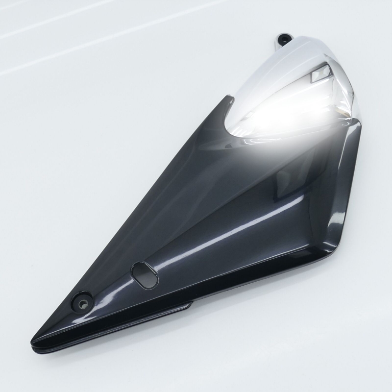 Suzuki (Original OE) - SUZUKI GSF600 GSF600S WVA8 Chrom Seitenverkleidung rechts Seitenabdeckung - Bild  von 5