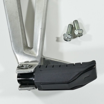 Honda (Original OE) - HONDA CBR CBR125 CBR125R JC39 Fußraste hinten links Fußrastenanlage nur 10181km - Bild 2 von 5