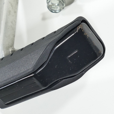 Honda (Original OE) - HONDA CBR CBR125 CBR125R JC39 Fußraste hinten links Fußrastenanlage nur 10181km - Bild 3 von 5