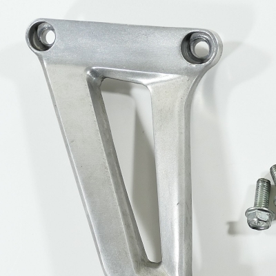 Honda (Original OE) - HONDA CBR CBR125 CBR125R JC39 Fußraste hinten links Fußrastenanlage nur 10181km - Bild 4 von 5