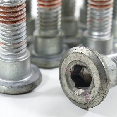 Honda (Original OE) - HONDA CBR125R JC39 Bremsscheibenschrauben Schrauben Bremsscheibe nur 10181km - Bild 2 von 3