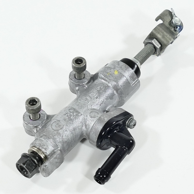 Honda (Original OE) - HONDA CBR CBR125 CBR125R JC39 Bremspumpe hinten Fußbremspumpe nur 10181km - Bild 3 von 5