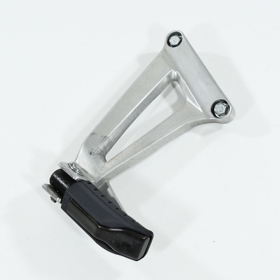 HONDA CBR125 CBR125R JC34 Fußrastenanlage hinten links Sozius Fußraste
