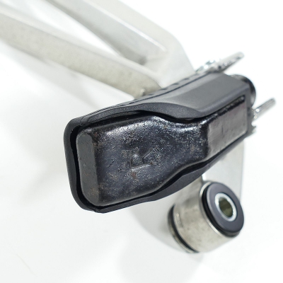 Honda (Original OE) - HONDA CBR125 CBR125R JC34 Fußrastenanlage hinten rechts Sozius Fußraste - Bild 2 von 5