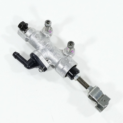HONDA CBR125 CBR125R JC34 Bremspumpe hinten Fußbremspumpe nur 9532km UNFALLFREI
