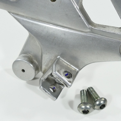 Honda (Original OE) - HONDA CBR125 CBR125R JC34 Fußrastenhalter Fußrastenplatte rechts Fußrastenträger - Bild 2 von 5
