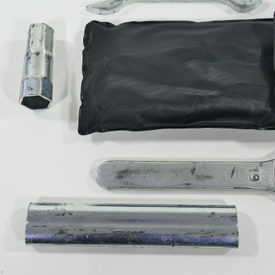 Honda (Original OE) - HONDA CBR125 CBR125R JC39 Werkzeug Bordwerkzeug Werkzeugtasche nur 6417km - Bild 2 von 5