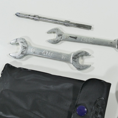 Honda (Original OE) - HONDA CBR125 CBR125R JC39 Werkzeug Bordwerkzeug Werkzeugtasche nur 6417km - Bild 4 von 5