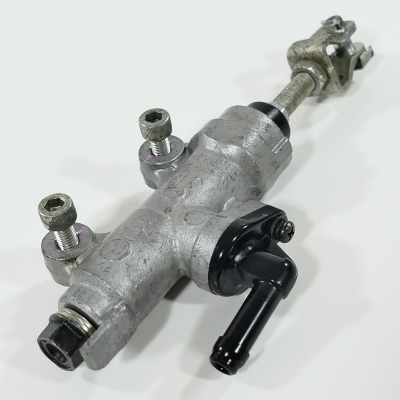 Honda (Original OE) - HONDA CBR125 CBR125R JC39 Bremspumpe hinten Fußbremspumpe nur 6417km - Bild 4 von 6