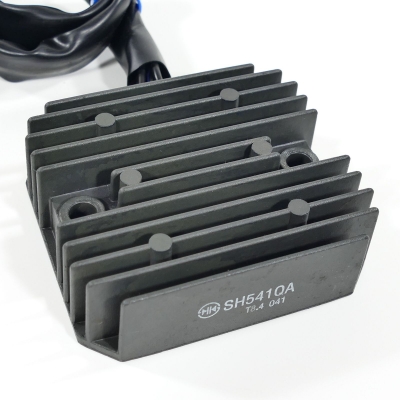 Honda (Original OE) - HONDA CBR125 CBR125R JC39 Lichtmaschinenregler Gleichrichter Regler nur 6417km - Bild 2 von 5