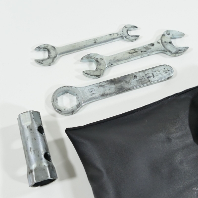 Honda (Original OE) - HONDA CBR125 CBR125R JC34 Werkzeug Bordwerkzeug Werkzeugtasche nur 9402km - Bild 4 von 5