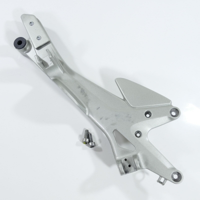 HONDA CBF600 CBF600S PC38 Fußrastenhalter Fußrastenplatte rechts nur 10945km
