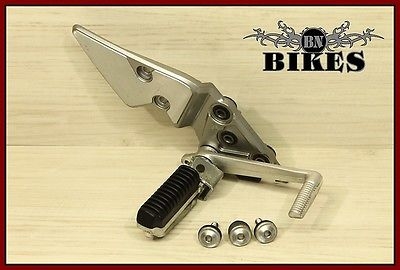 SUZUKI GSF600 GSF600S Bandit WVA8 - Fußrastenanlage vorn rechts Fahrerfußraste