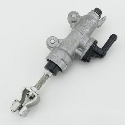 HONDA CBR125 CBR125R JC39 Bremspumpe hinten Fußbremspumpe Pumpe nur 7895km