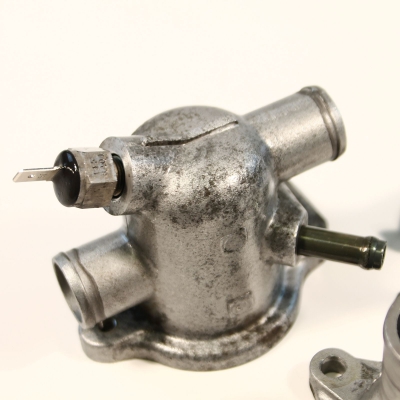 Suzuki (Original OE) - SUZUKI SV SV650 SV650S AV Thermostat Thermostatgehäuse Gehäuse - Bild 3 von 3