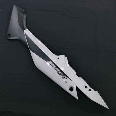 HONDA CBR125 CBR125R JC39 Heckverkleidung links Verkleidung hinten UNFALLFREI