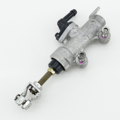 HONDA CBR125 CBR125R JC34 Bremspumpe hinten Fußbremspumpe Pumpe nur 8349km