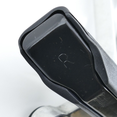 Honda (Original OE) - HONDA CBR125 CBR125R JC39 Fußraste hinten rechts Fußrastenanlage UNFALLFREI - Bild 4 von 6