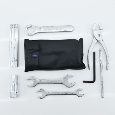 HONDA CBR125 CBR125R JC39 Werkzeug Bordwerkzeug Werkzeugtasche nur 5076km