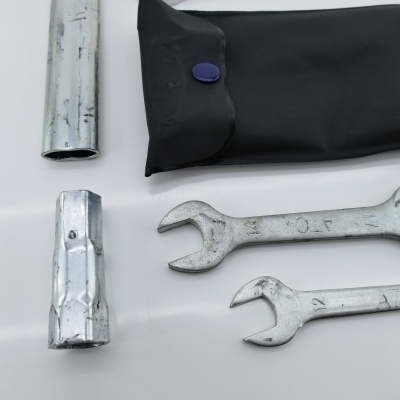 Honda (Original OE) - HONDA CBR125 CBR125R JC39 Werkzeug Bordwerkzeug Werkzeugtasche nur 5076km - Bild 2 von 5