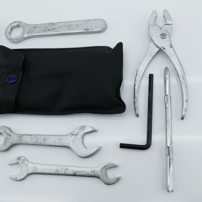 Honda (Original OE) - HONDA CBR125 CBR125R JC39 Werkzeug Bordwerkzeug Werkzeugtasche nur 5076km - Bild 3 von 5