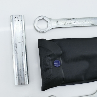 Honda (Original OE) - HONDA CBR125 CBR125R JC39 Werkzeug Bordwerkzeug Werkzeugtasche nur 5076km - Bild 4 von 5