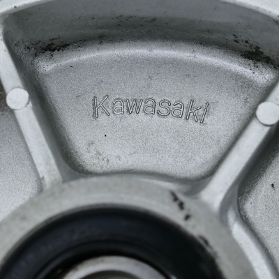 Kawasaki (Original OE) - KAWASAKI EN500 EN500A 1990-1993 Riemenradträger Träger Riemenrad Halter - Bild 4 von 5