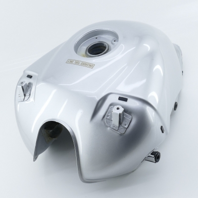 HONDA CBF600 CBF600S PC38 Tank Benzintank Kraftstofftank nur 11821km