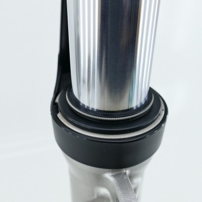 Suzuki (Original OE) - SUZUKI GSF1200 GSF1200S WVA9 SHOWA Gabel Gabelholm rechts UNFALLFREI nur 17300km - Bild 3 von 7