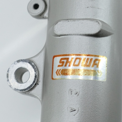 Suzuki (Original OE) - SUZUKI GSF1200 GSF1200S WVA9 SHOWA Gabel Gabelholm links UNFALLFREI nur 17300km - Bild 6 von 7