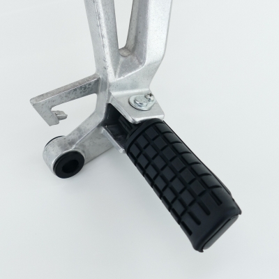 Honda (Original OE) - HONDA CBR125 CBR125R JC39 Fußraste hinten rechts Fußrastenanlage UNFALLFREI - Bild 3 von 5