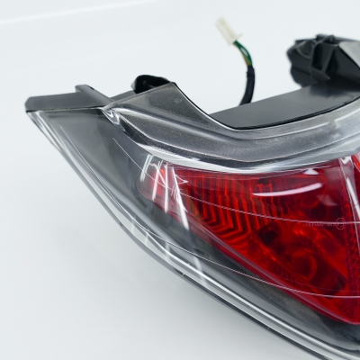 Honda (Original OE) - HONDA CBR125 CBR125R JC39 Rücklicht Rückleuchte Bremslicht nur 4392km - Bild 2 von 6