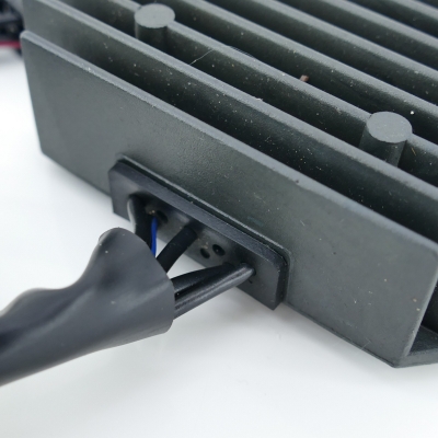 Honda (Original OE) - HONDA CBR125 CBR125R JC39 Lichtmaschinenregler Gleichrichter SH541QA nur 4392km - Bild 3 von 5