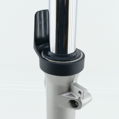 Suzuki (Original OE) - SUZUKI GSF600 GSF600S WVA8 SHOWA Gabel Gabelholm Telegabel links nur 16608km - Bild 3 von 7