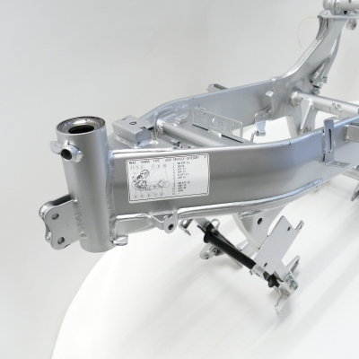 Honda (Original OE) - HONDA CBR125 CBR125R JC50 Rahmen Hauptrahmen UNFALLFREI nur 6376km - Bild 2 von 9