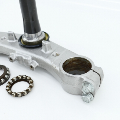 Suzuki (Original OE) - SUZUKI GSF600 GSF600S WVA8 Gabelbrücke unten untere Brücke Gabel nur 8281km - Bild 3 von 6