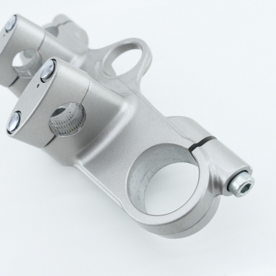 Suzuki (Original OE) - SUZUKI GSF600S WVA8 Gabelbrücke oben obere Brücke Gabel UNFALLFREI - Bild 3 von 6