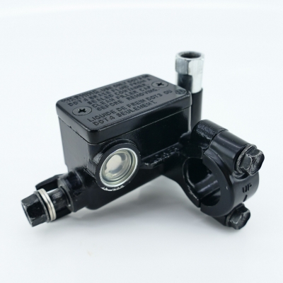 HONDA CBR125 CBR125R JC39 Bremspumpe vorn vorne Handbremspumpe nur 3090km