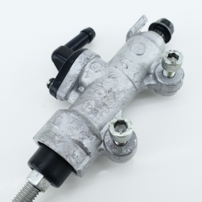 Honda (Original OE) - HONDA CBR125 CBR125R JC39 Bremspumpe hinten Fußbremspumpe Pumpe nur 3090km - Bild 3 von 6