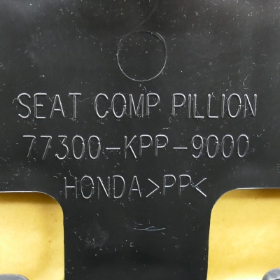 Honda (Original OE) - HONDA CBR125 CBR125R JC39 Sitz Sozius Soziussitz Beifahrersitz 77300-KPP-9000 - Bild 5 von 6
