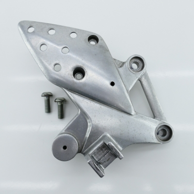 HONDA CBR125 CBR125R JC39 Fußrastenhalter Fußrastenplatte rechts Fußrastenträger
