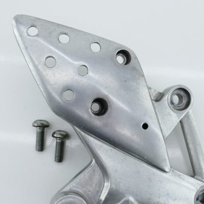 Honda (Original OE) - HONDA CBR125 CBR125R JC39 Fußrastenhalter Fußrastenplatte rechts Fußrastenträger - Bild 3 von 6