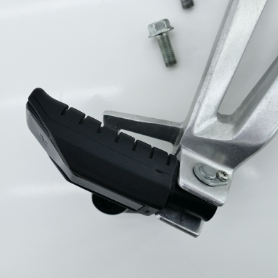 Honda (Original OE) - HONDA CBR125 CBR125R JC39 Fußraste hinten rechts Fußrastenanlage UNFALLFREI - Bild 2 von 6