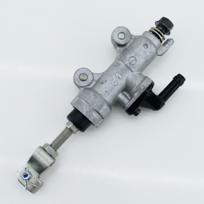 HONDA CBR125 CBR125R JC39 Bremspumpe hinten Fußbremspumpe Pumpe nur 5015km