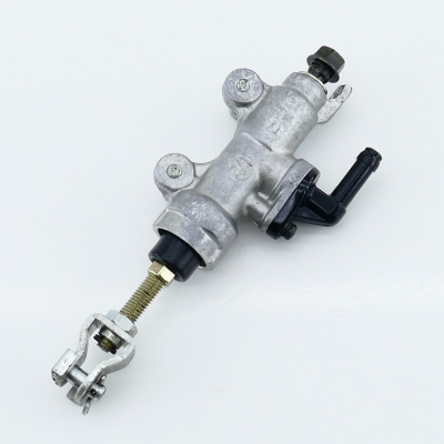 HONDA CBR125 CBR125R JC34 Bremspumpe hinten Fußbremspumpe Pumpe nur 7713km