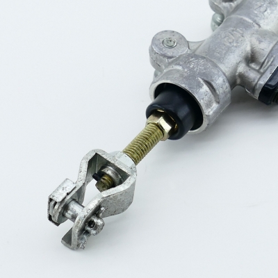 Honda (Original OE) - HONDA CBR125 CBR125R JC34 Bremspumpe hinten Fußbremspumpe Pumpe nur 7713km - Bild 2 von 7