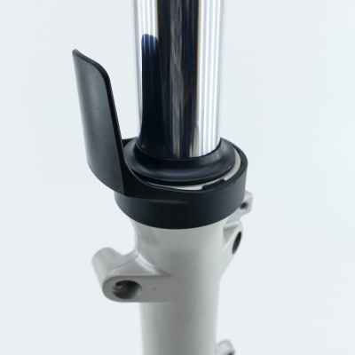 Suzuki (Original OE) - SUZUKI GSF600 GSF600S WVA8 SHOWA Gabel Gabelholm Telegabel links nur 16604km - Bild 3 von 7