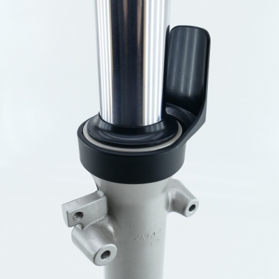 Suzuki (Original OE) - SUZUKI GSF600 GSF600S WVA8 SHOWA Gabel Gabelholm Telegabel links nur 19007km - Bild 3 von 7