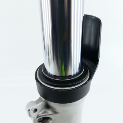 Suzuki (Original OE) - SUZUKI GSF1200 GSF1200S WVA9 SHOWA Gabel Gabelholm rechts UNFALLFREI nur 16966km - Bild 3 von 7