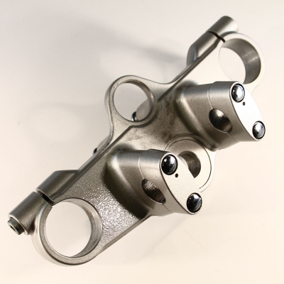 SUZUKI GSF GSF600S WVA8 - Gabelbrücke oben obere Brücke Gabel nur 11607km